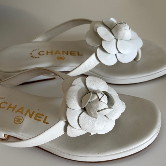 CHANEL Shoes - CHANEL white  Leather-  Sole with Embossed CC Logo